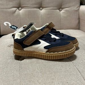 NWT.  Toddler boys size 9 shoes.